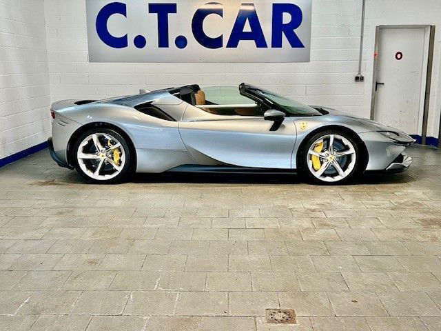 Ferrari SF90 Spider JBL Lift Kamera Garantie -1Hand