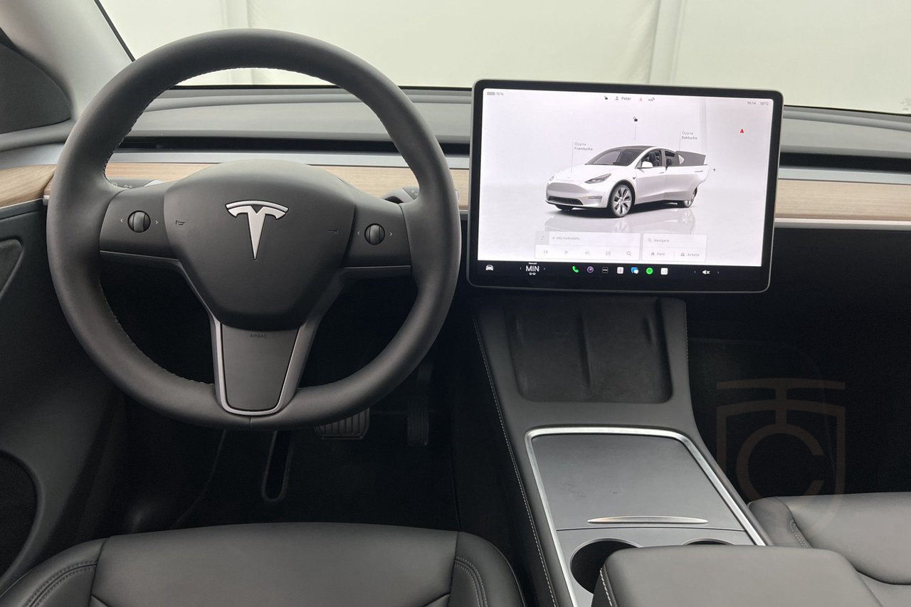 Tesla Model Y Long Range AWD