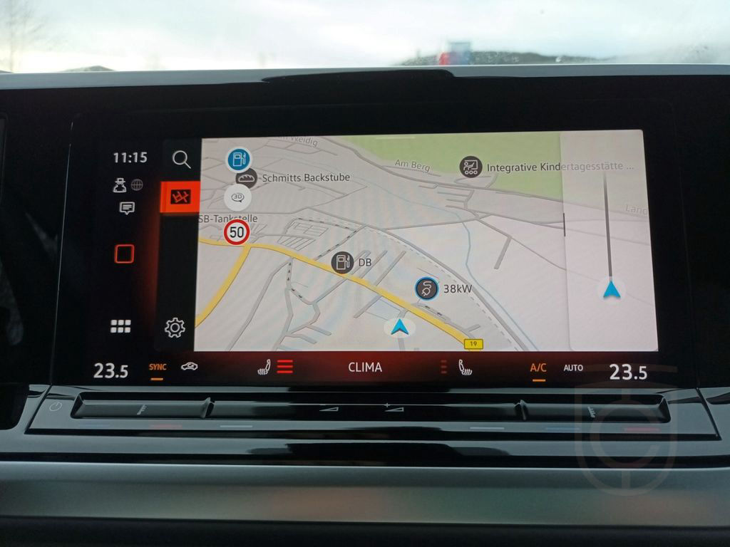 Volkswagen T7 Multivan Life lang 2.0 TDI+Anhängerkupplung+R