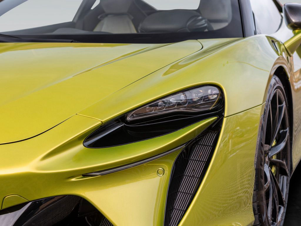 McLaren Artura - Vision | Carbon | Sports Exhaust
