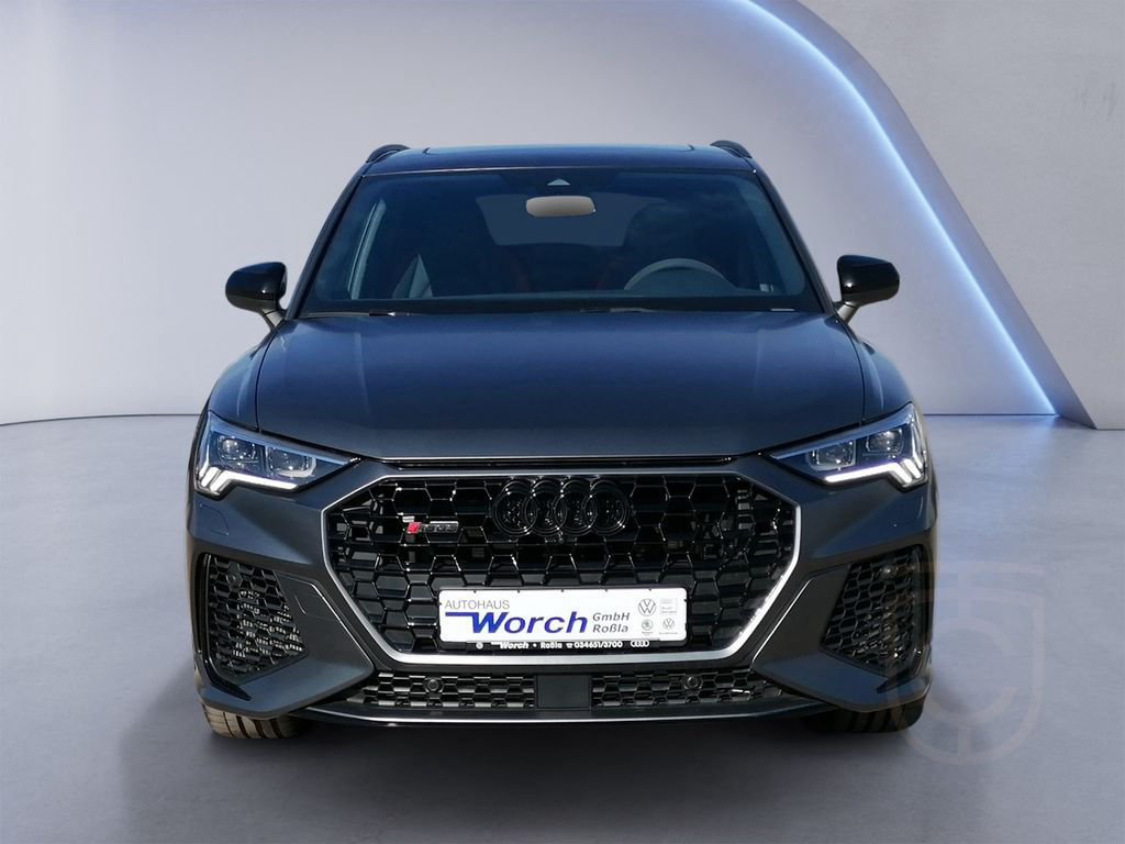 Audi RS Q3 S tronic PANO+MATLACK+280VMAX+AHK+KERAMIK