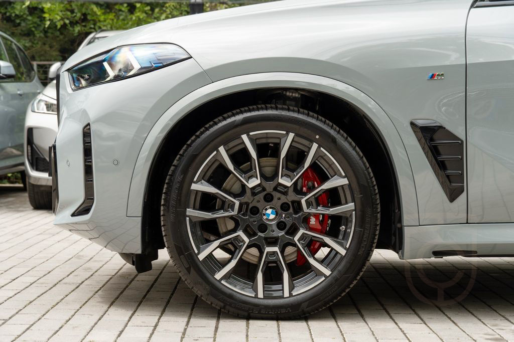 BMW X5 30d M SPORT.DR.ASS.PANORAMA.LUFTFE.H/K.360°
