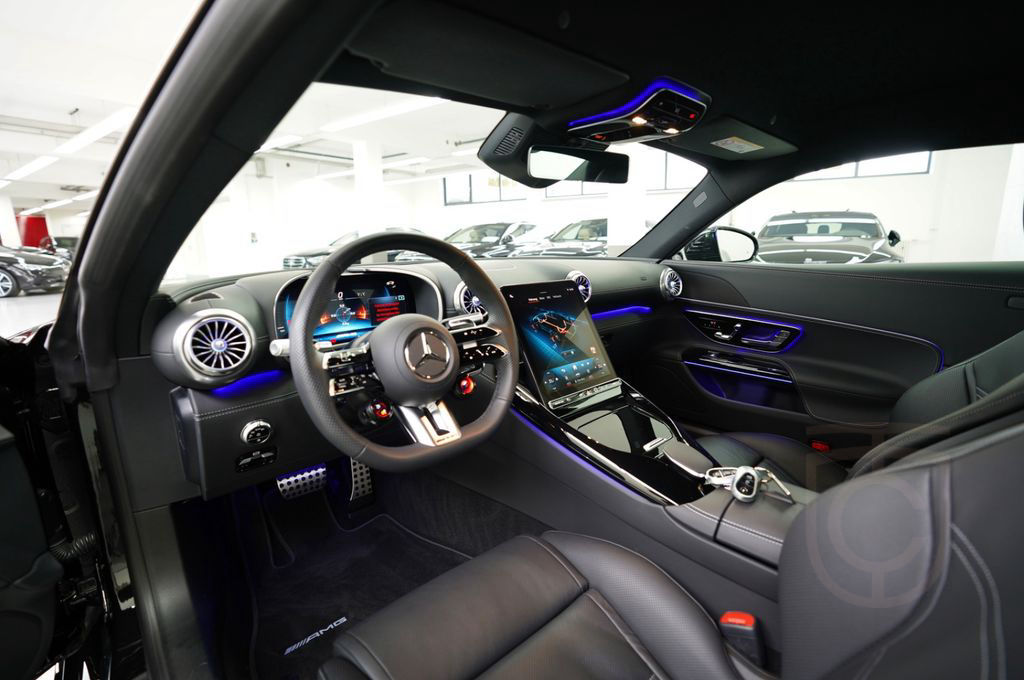 Mercedes-Benz AMG GT 4Matic+! V8 - Biturbo ! 2 TÜREN/DOORS !