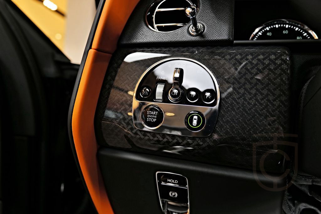 Rolls-Royce Cullinan Black Badge / PANO / MASSAGE / AUDIO