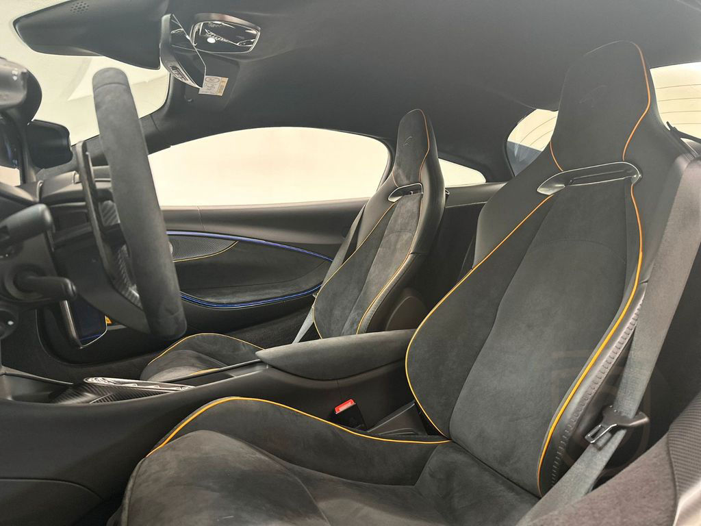 McLaren Artura / Aurora Blue / Full Carbon Fibre