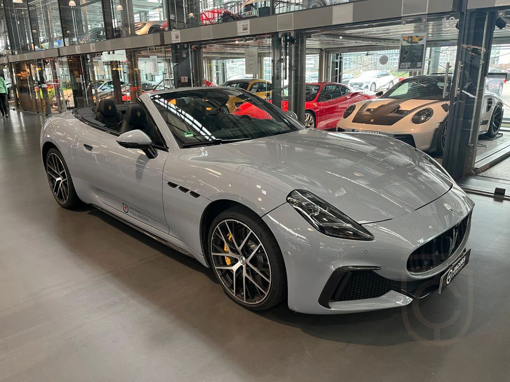 Maserati GranCabrio 3.0 V6 Trofeo Auto *Maserati Köln*