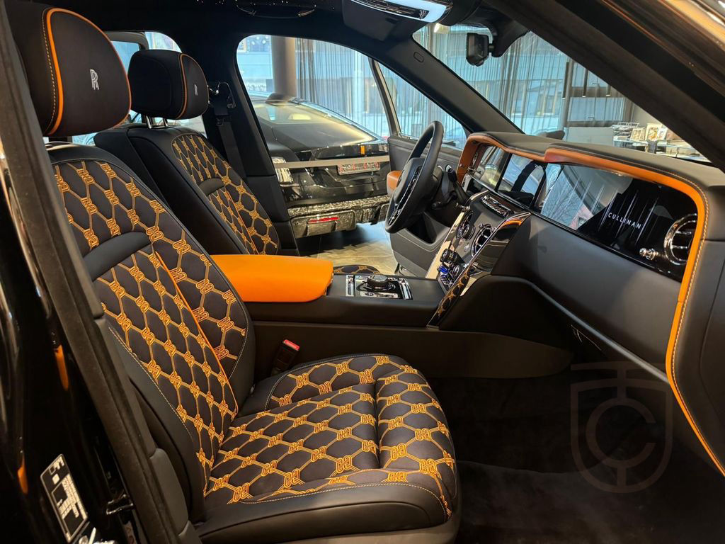 Rolls-Royce Cullinan II /STARLIGHT/23"/BESPOKE/BLACKCHROME