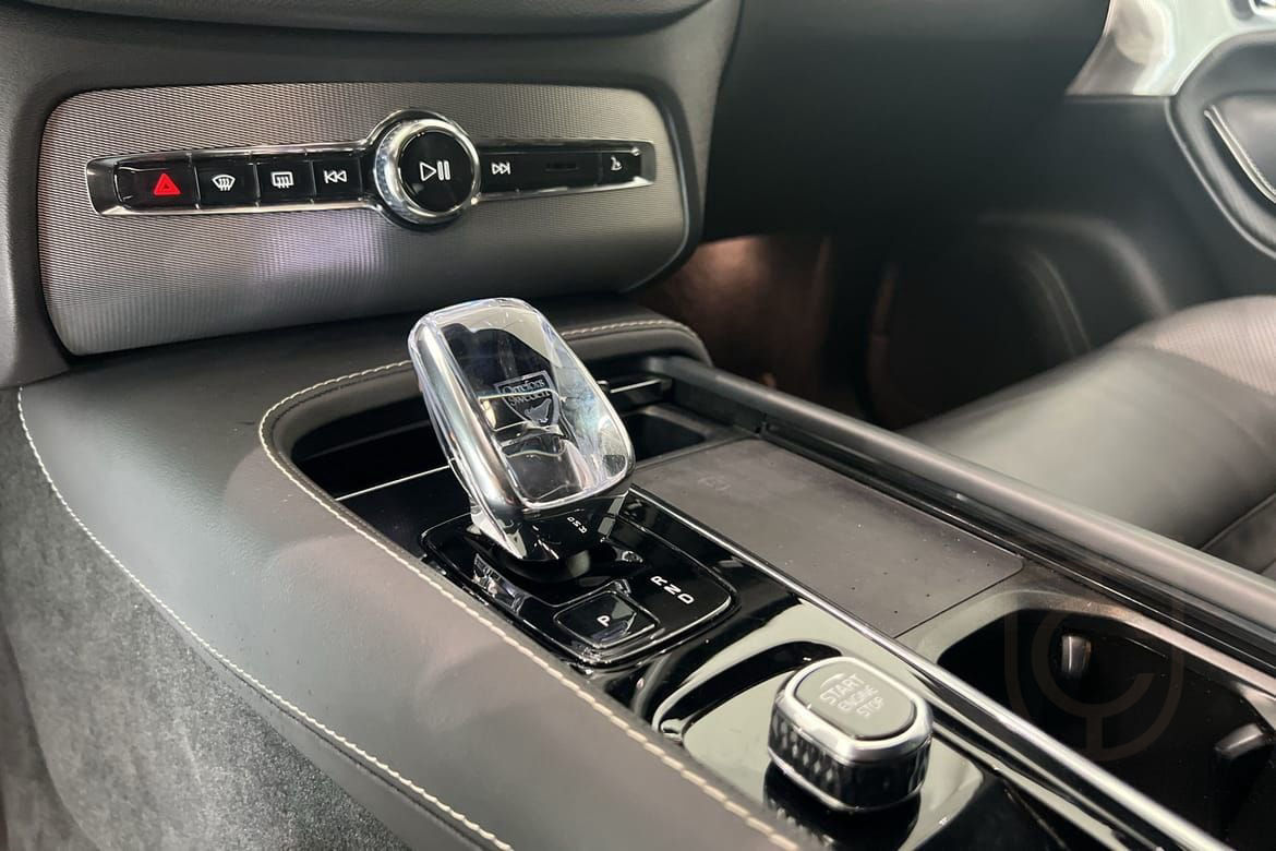 Volvo XC90 7-seater T8 Ultra Dark Edi