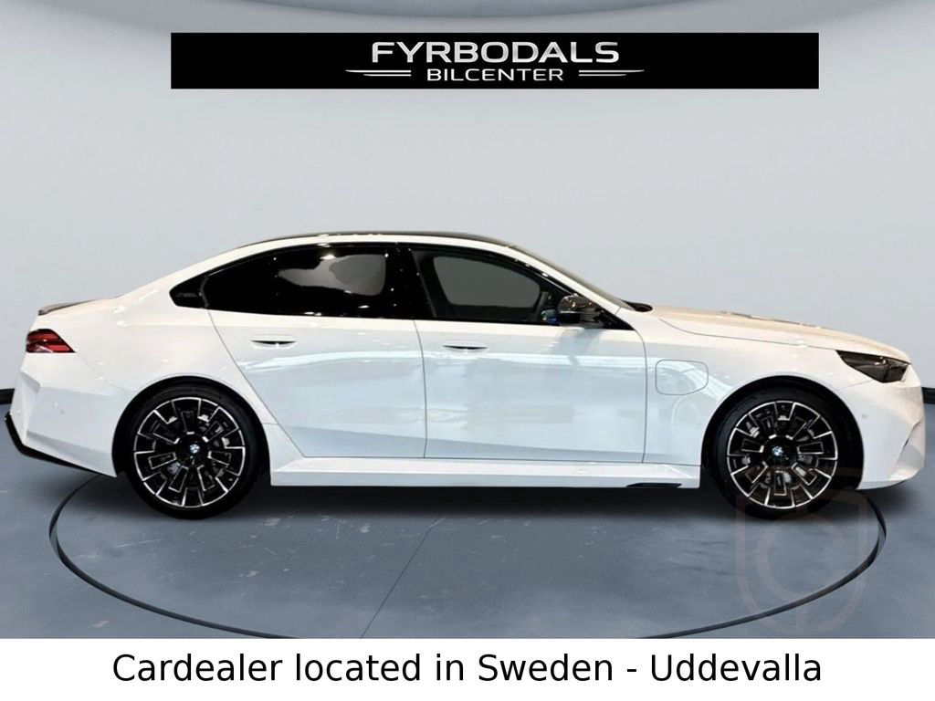 BMW M5 xDrive G90 727hp Hybrid TOWBAR B&W HUD *VAT*