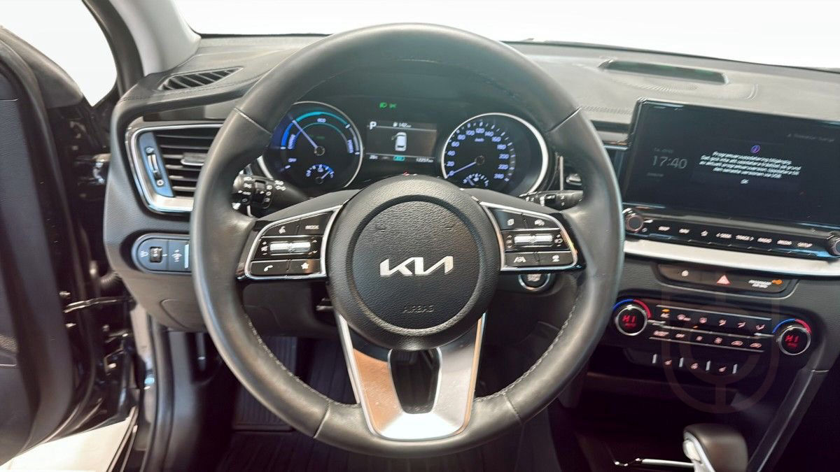 Kia Ceed SW PHEV ACTION
