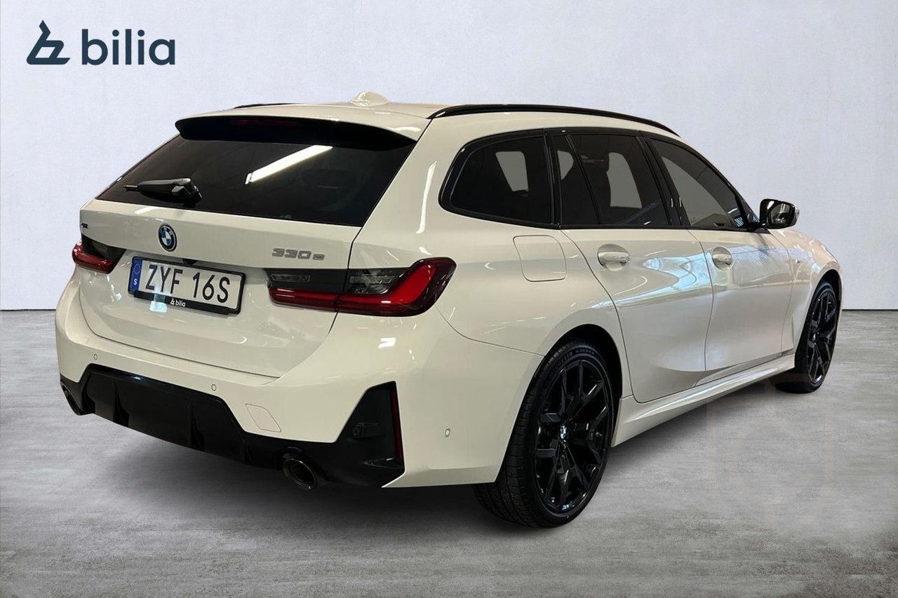 BMW 330e xDrive Touring