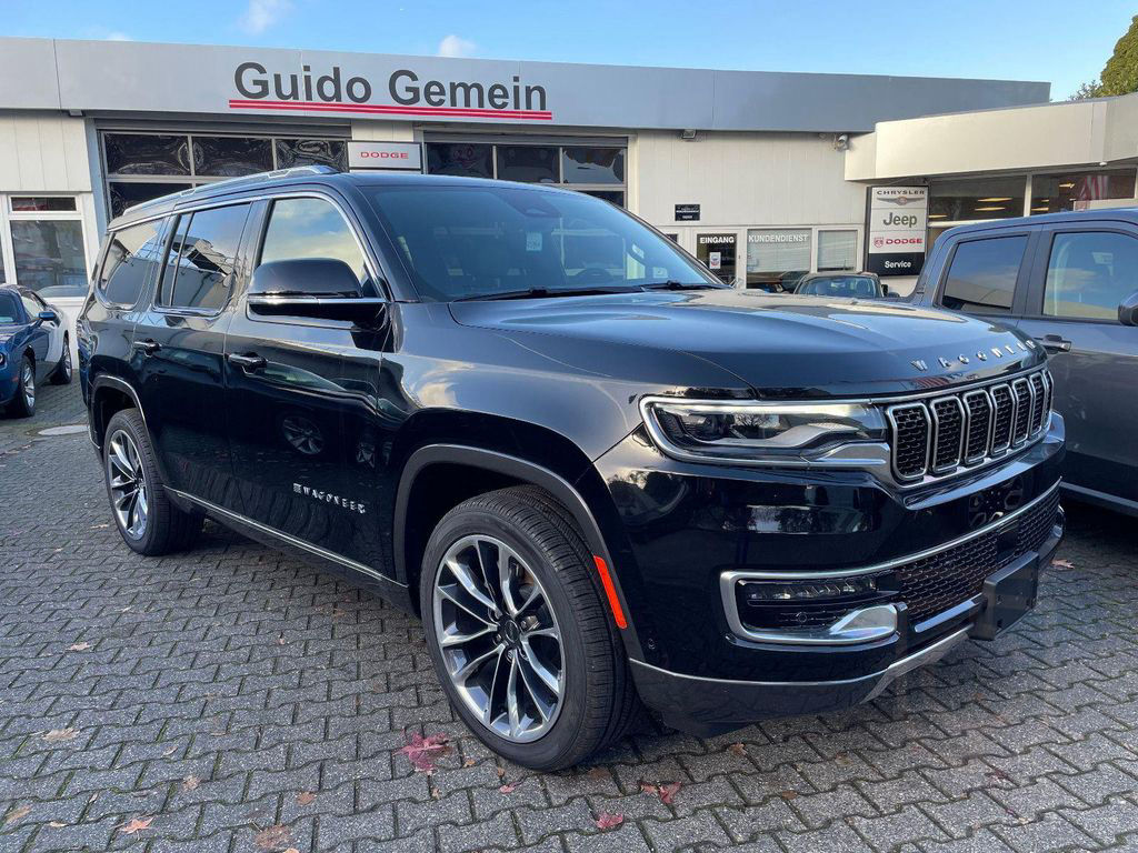 Jeep Wagoneer Series III 5.7 V8 HEMI eTorque Panorama