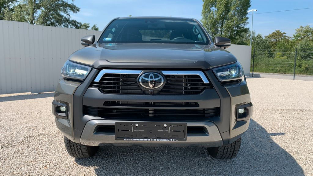 Toyota Hilux 2.8 D-4D 4X4 INVINCIBLE MY25,NET. EXPORT