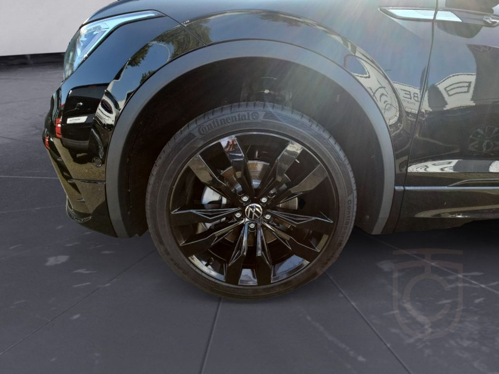 Volkswagen Tiguan Allspace R-Line 2.0 TDI 4M DSG AHK/PANO/3