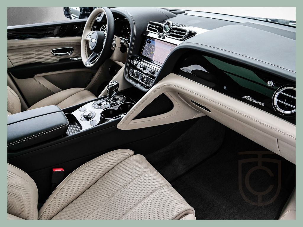 Bentley Bentayga V8 Azure // BENTLEY DÜSSELDOF