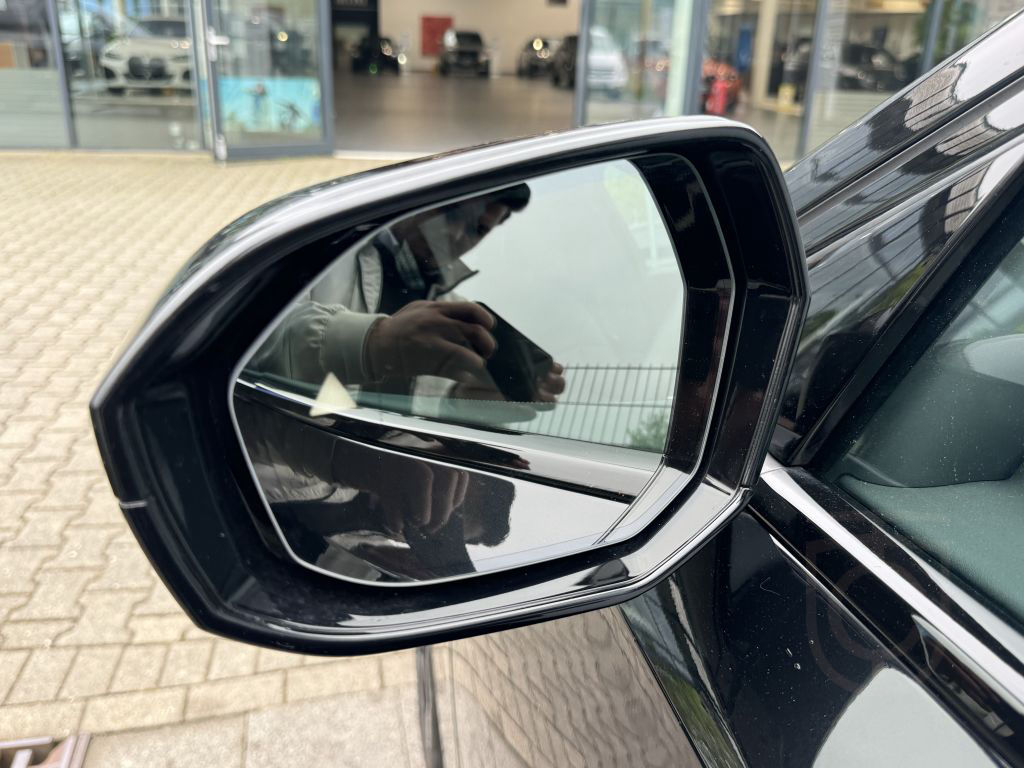 BMW 740d xDrive M Sport StandHzg PANO-SKY Autobahnas
