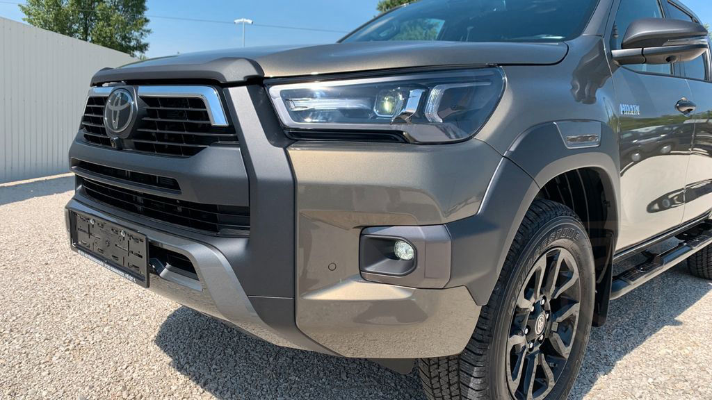 Toyota Hilux 2.8 D-4D 4X4 INVINCIBLE MY25,NET. EXPORT