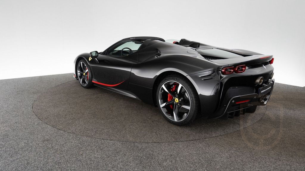 Ferrari SF90 Spider Atelier