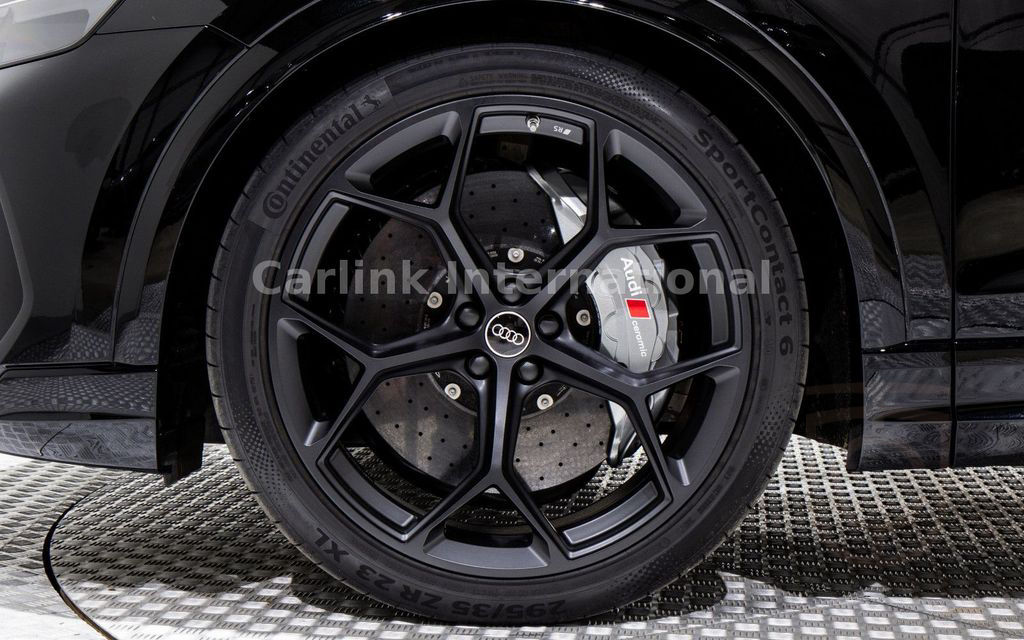 Audi RSQ8 PERFORMANCE-KERAMIK-AHK-SITZBELUFT.OLED