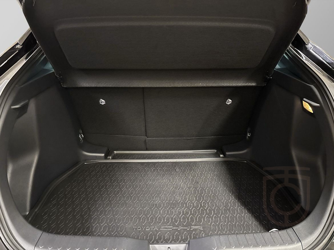 Toyota C-HR Hybrid 1,8 Style Teknikpaket Vinterhjul