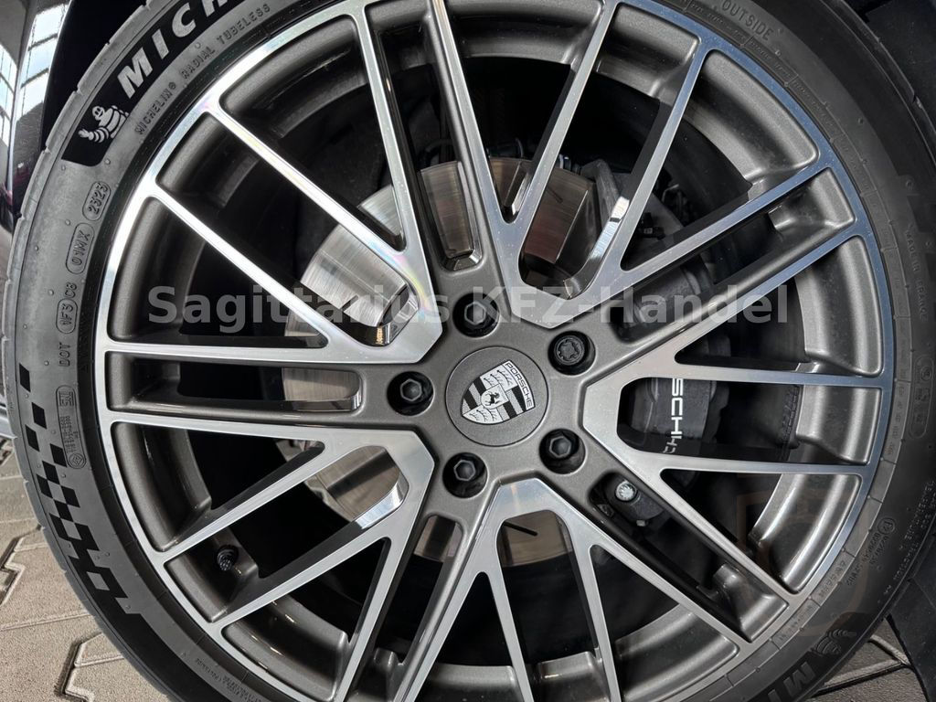 Porsche Panamera 4/InnoD/HUD/3xDisplay/Massage/SAGA/StHz