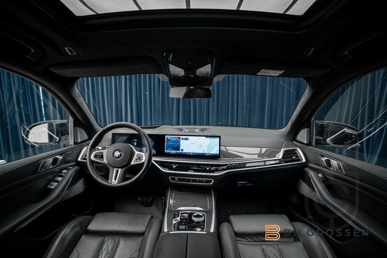 BMW X7 M60i