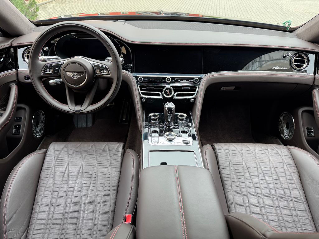 Bentley Flying Spur V8 Mulliner/Rotating/RearTV/DynamicR