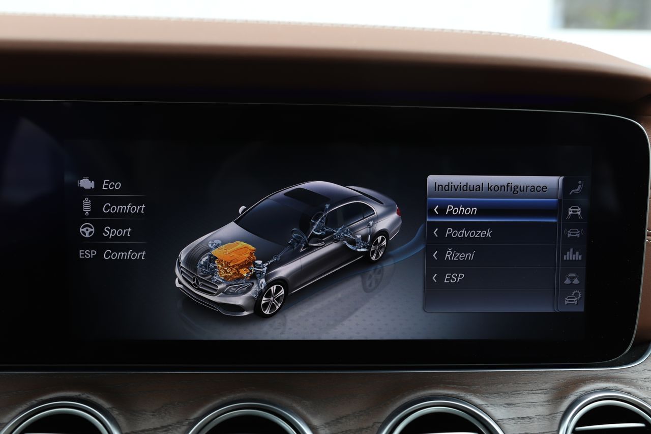 Mercedes-Benz E 400d 4MATIC AirSuspension/HUD/Designo/MBEAM/