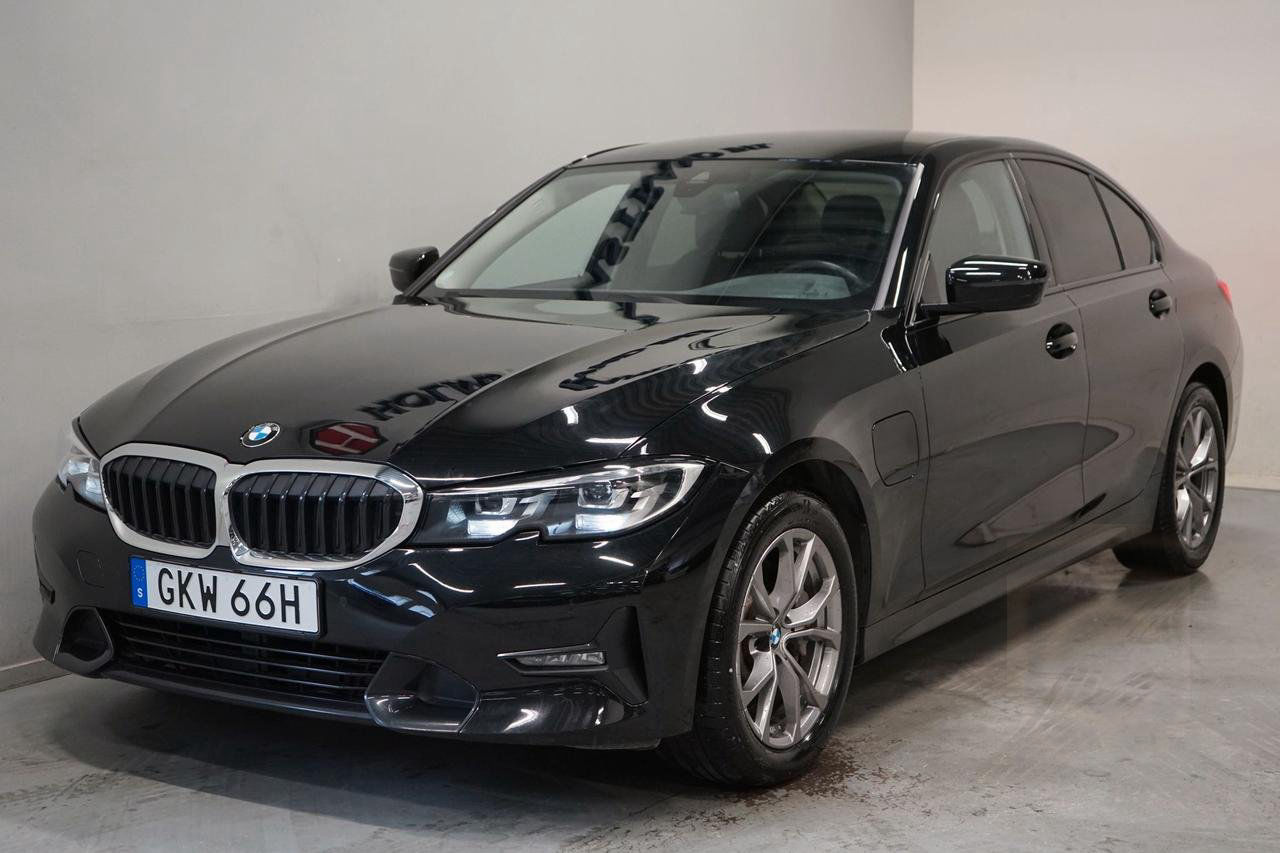 BMW 330e Sedan Steptronic