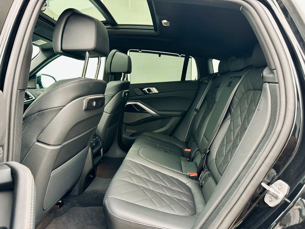 BMW X6 30d xDrive M Sport Luftfed./AHK/Pano/Inno/HK