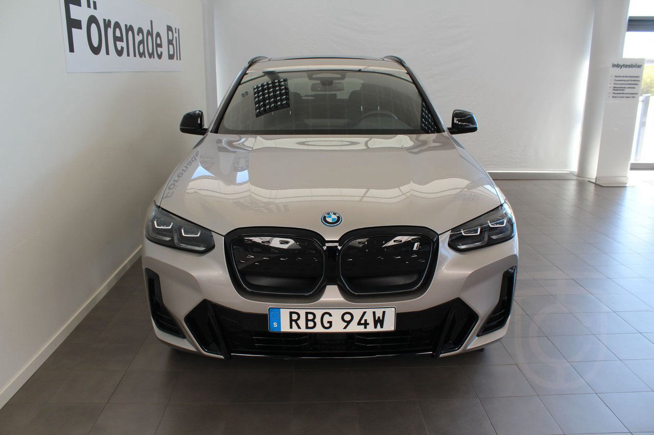 BMW iX3 Charged M Sport Panorama