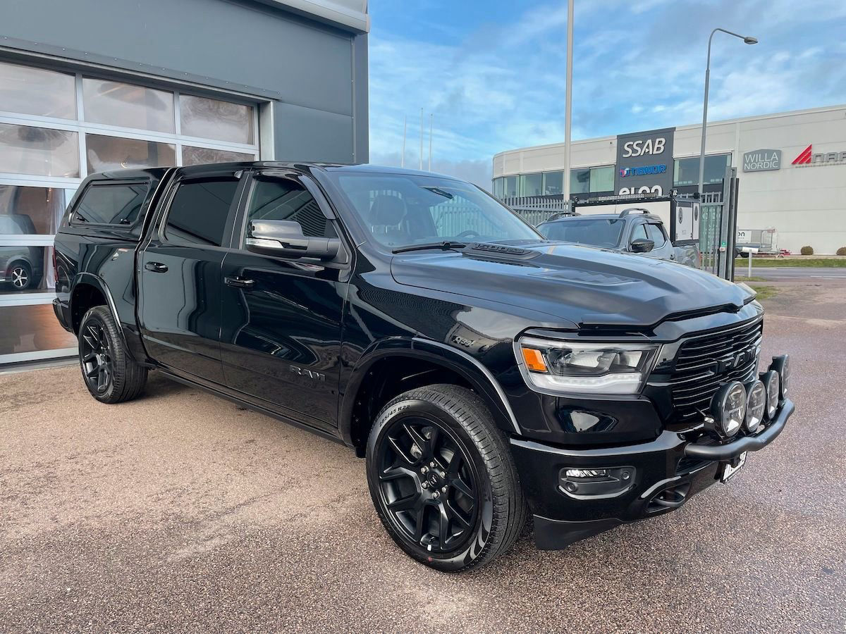 Dodge RAM 1500 Laramie Work Night Edition