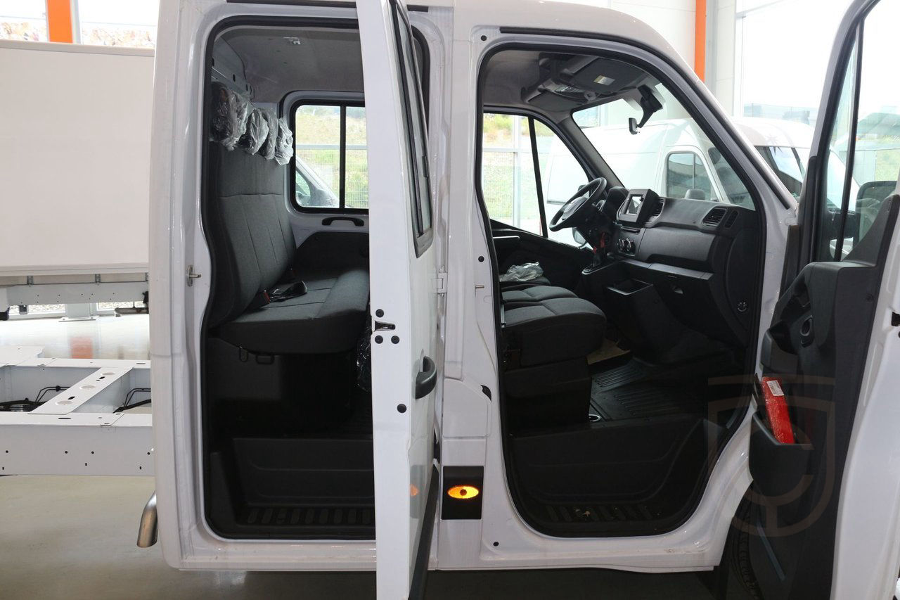 Nissan Interstar