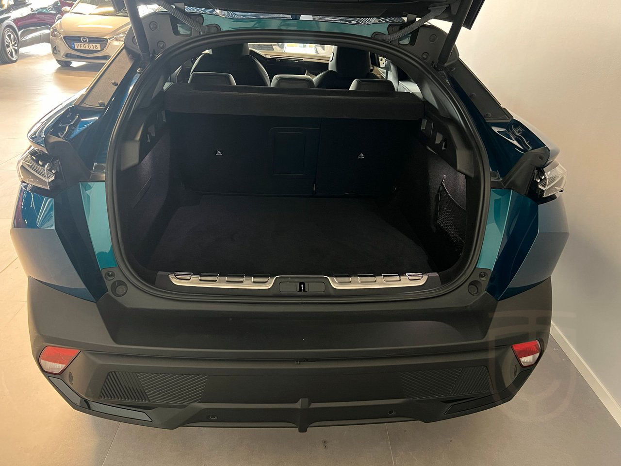 Peugeot 408 1.2 PureTech EAT