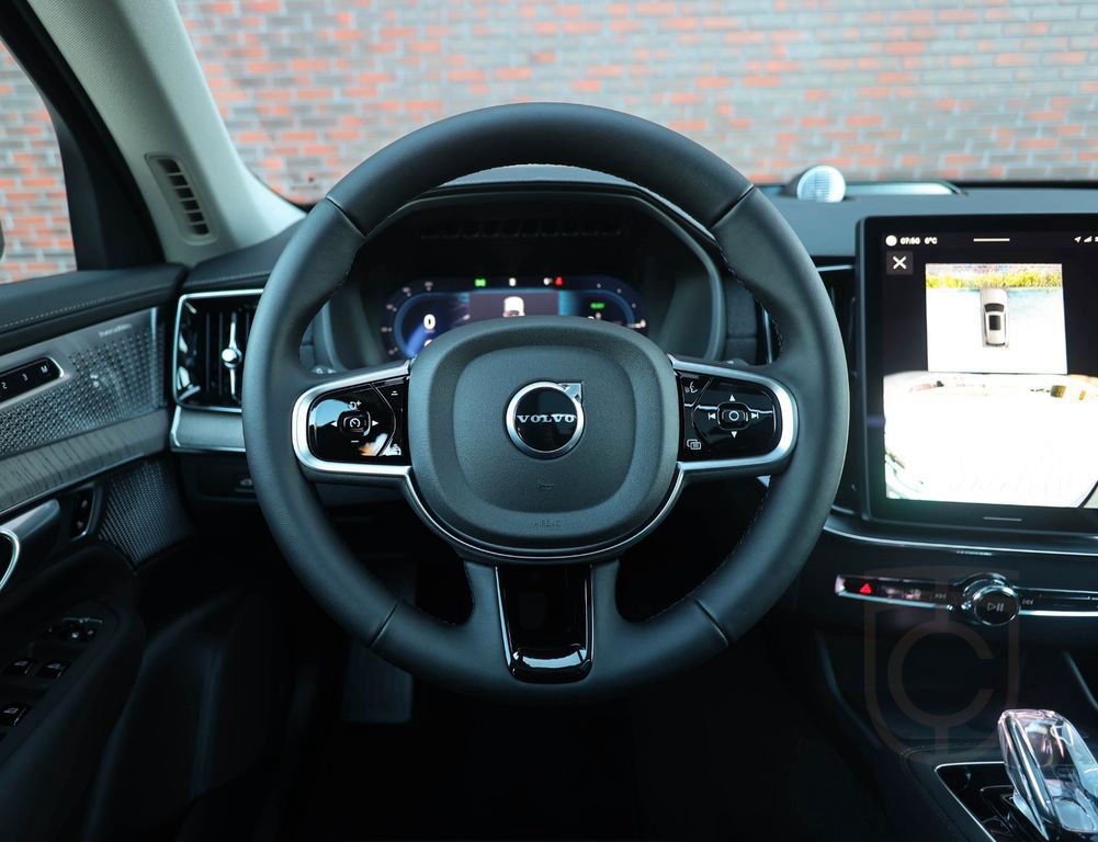 Volvo XC 90 Ultra Dark Recharge AWD *Massage*B&W*Luft*