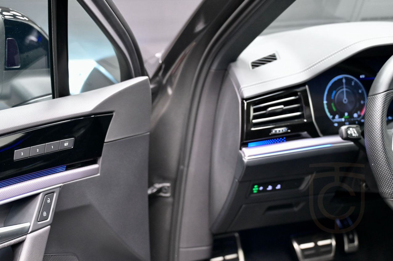 Volkswagen Touareg R eHybrid 3.0 V6 TSI 4M