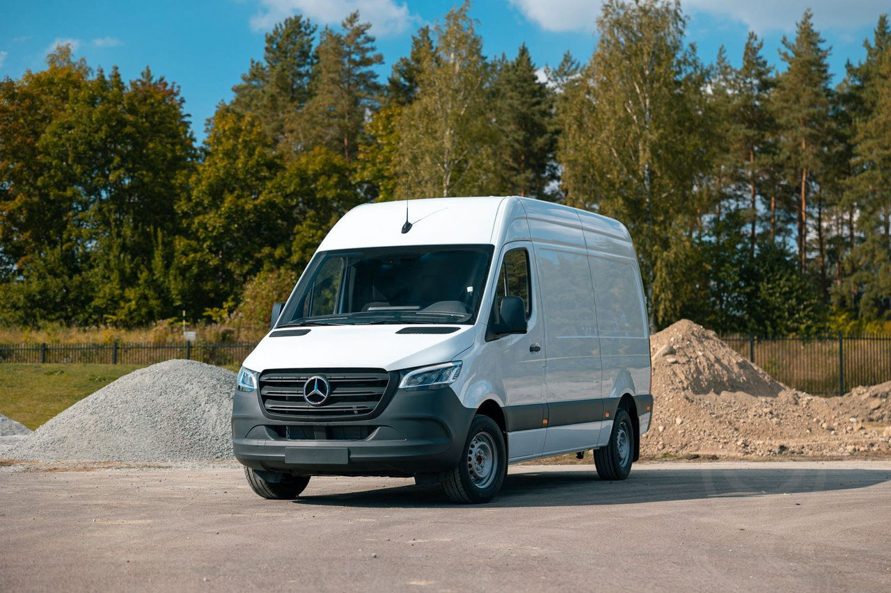 Mercedes-Benz Sprinter 317 CDI RWD