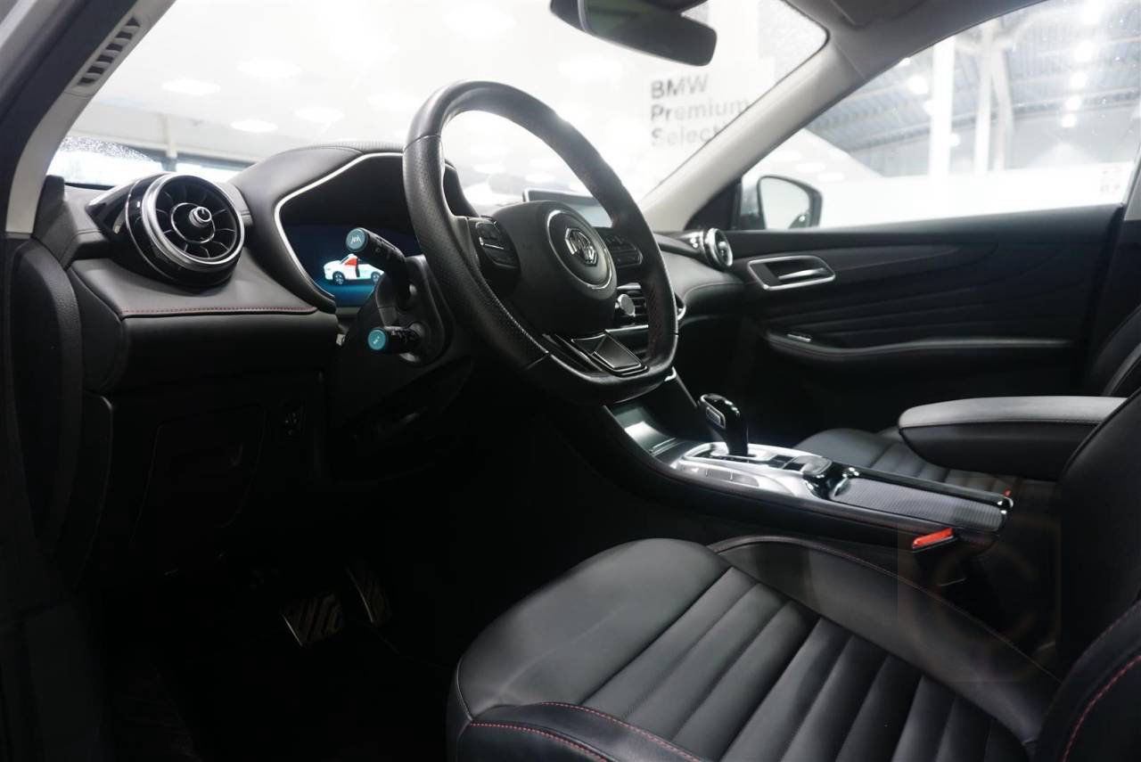 MG EHS Plug-In Luxury