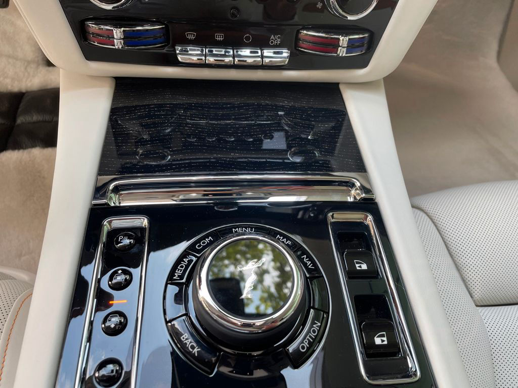 Rolls-Royce Ghost Amber Roads 1 of 12