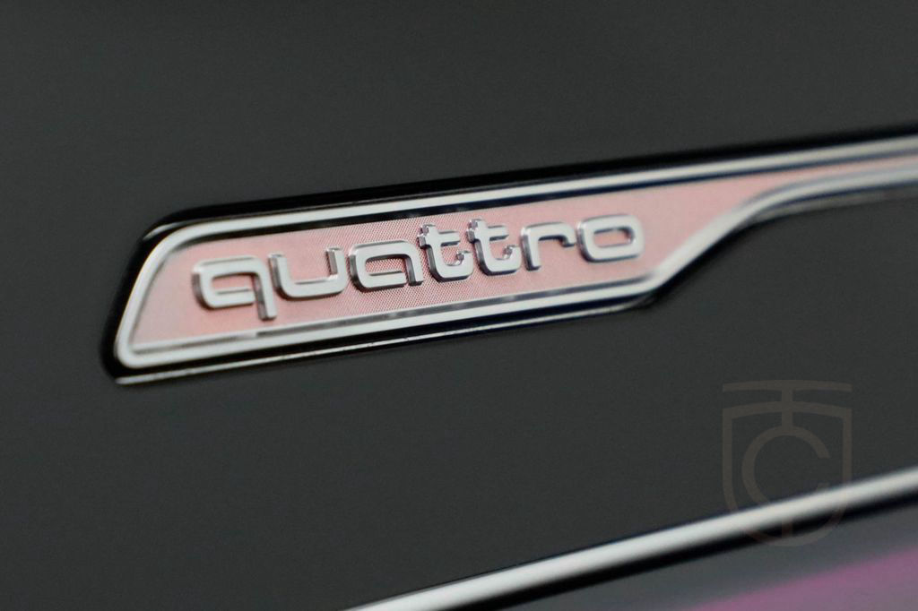 Audi Q8 55 TFSIe quattro AHK Matrix HUD 360° Luft ACC