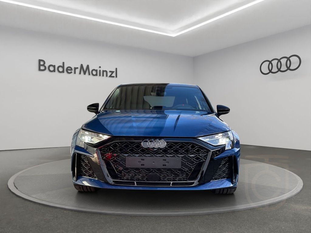 Audi RS 3 Limousine 294(400) kW(PS) S tr onic