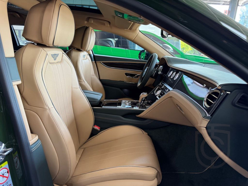 Bentley Flying Spur S V8- Carbon- B&O- Pano