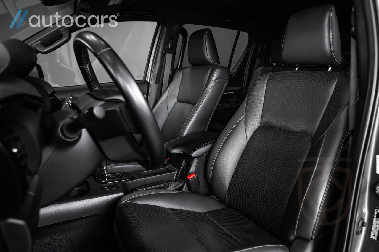 Toyota Hilux 2.8 4WD Invincible
