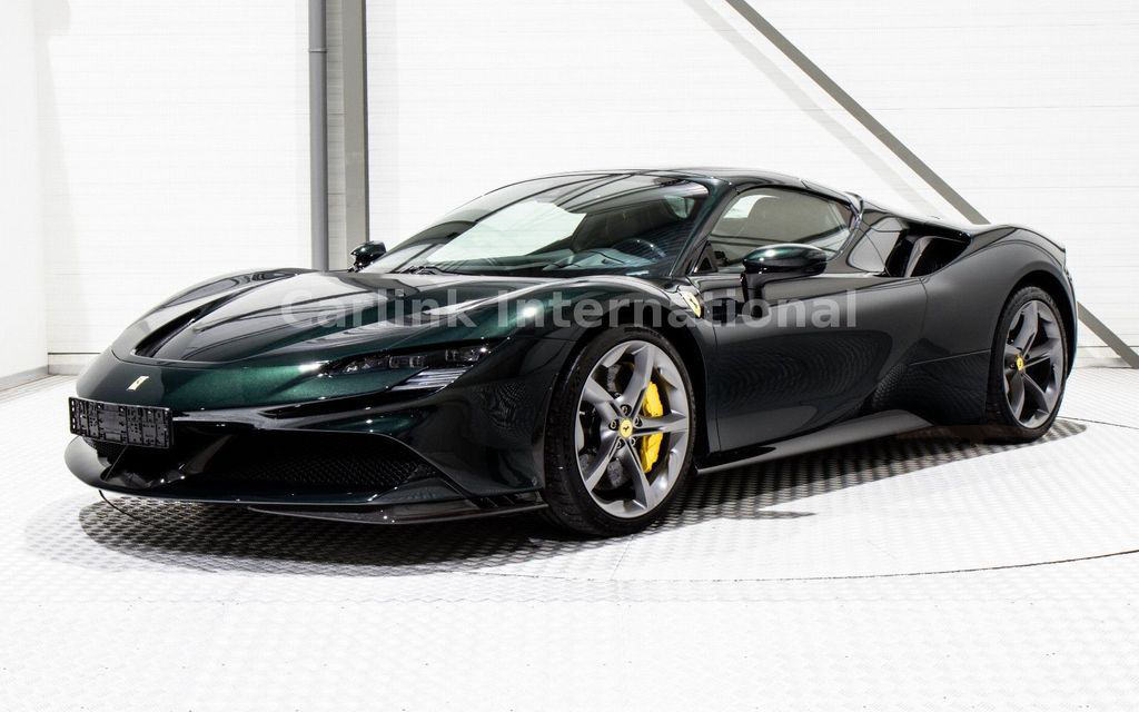 Ferrari SF90 SPIDER -CARBON FIB.-LIFT-VERDE ZELTWEG