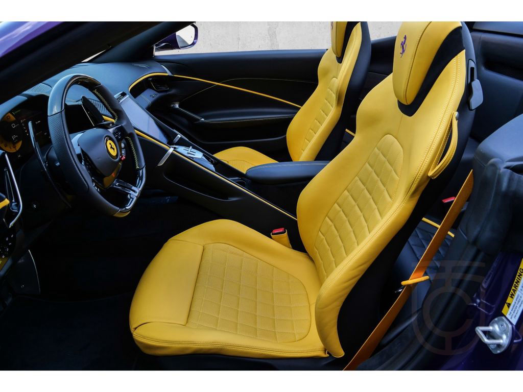 Ferrari Roma Spider *Carbon+LED*MagneRide*Passenger-Disp