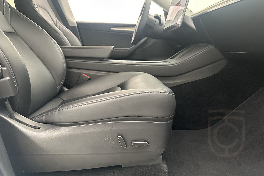 Tesla Model Y Standard Range RWD