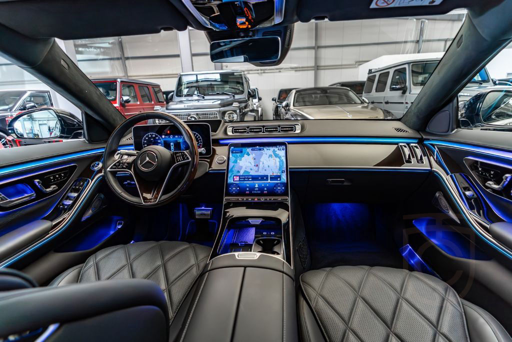 Mercedes-Benz Maybach S 680 4M / MY 2025 / Rear Axle Steering