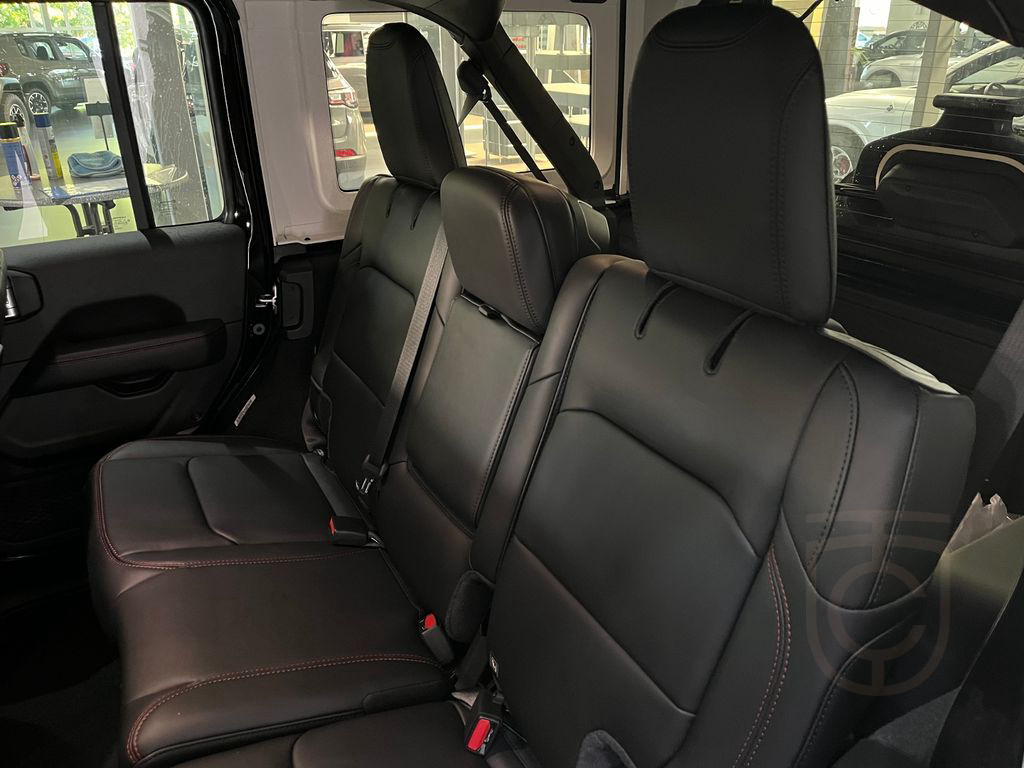 Jeep Wrangler ICE Rubicon MY24 2.0l Sky One Touch