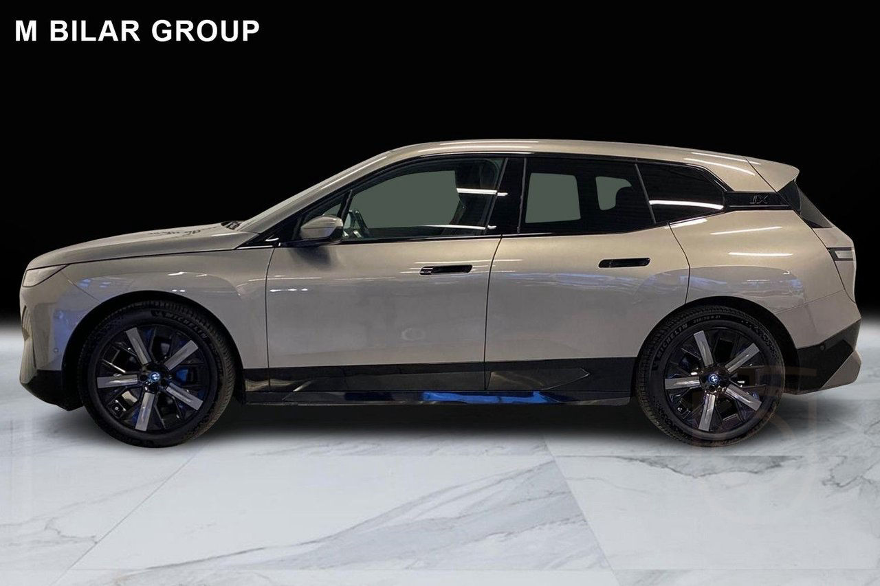 BMW iX xDrive50 Aktiv-styrning