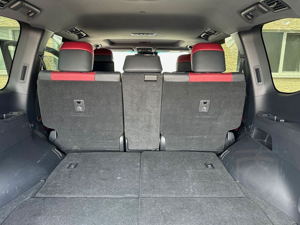 Toyota LAND CRUISER 300 4x4, COMBI VIN 466